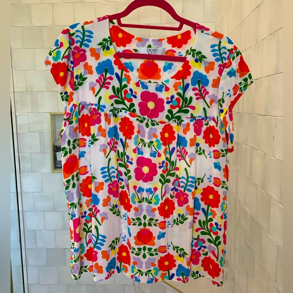 Crosby By Mollie Burch Floral Top. EUC. Size XL. Cap sleeves. Retail price $158.